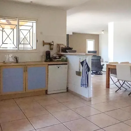 Lovely Home In Prades-Sur-Vernazobre *
