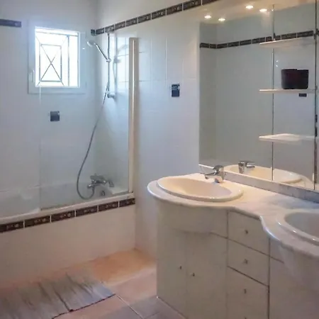 Σπίτι διακοπών Lovely Home In Prades-Sur-Vernazobre *